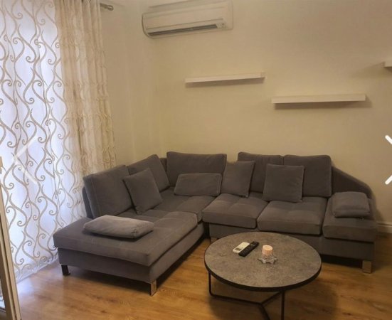 Tirane, jepet me qera apartament 2+1 Kati 2, 104 m² 550 € (ali demi)