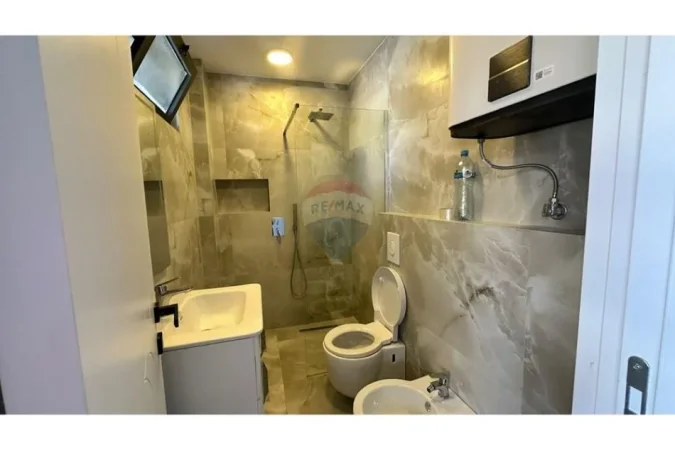 Tirane, jepet me qera apartament 1+1 , 66 m² 700 € 