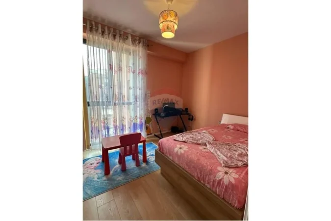 Tirane, jepet me qera apartament , 100 m² 600 € 