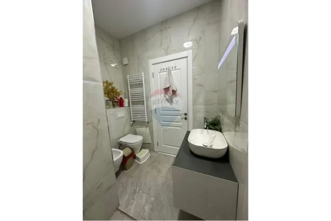 Tirane, jepet me qera apartament , 100 m² 600 € 