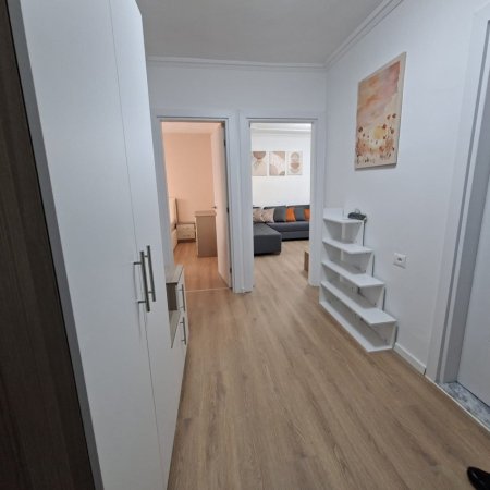 Tirane, jepet me qera nga Pronari, pa-komision apartament 2+1+Aneks+Ballkon Kati 4, 70 m² 62,000 lek, mbrapa shkolles1 Maj, Rruga Zonja Curre, tek tuneli i pare i Ali Demit
