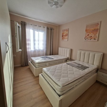 Tirane, jepet me qera nga Pronari, pa-komision apartament 2+1+Aneks+Ballkon Kati 4, 70 m² 62,000 lek, mbrapa shkolles1 Maj, Rruga Zonja Curre, tek tuneli i pare i Ali Demit