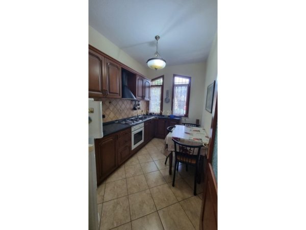 Tirane, jepet me qera apartament 2+1 Kati 3, 120 m² 700 € 