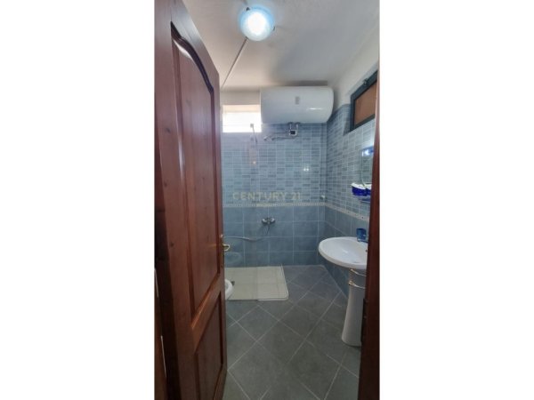 Tirane, jepet me qera apartament 2+1 Kati 3, 120 m² 700 € 
