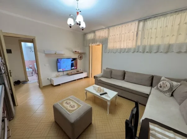 Tirane, jepet me qera apartament 2+1 Kati 4, 450 € 