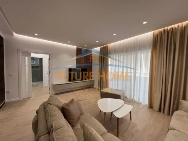 Tirane, jepet me qera apartament 2+1+Ballkon Kati 3, 124 m² 1.100 € (Zogu i Zi)