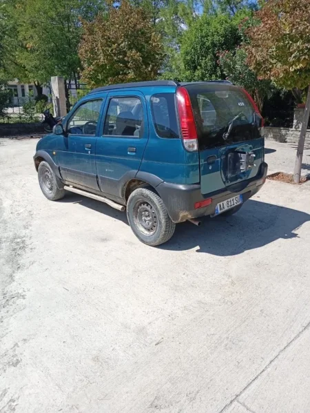 Permet, shitet SUV Daihatsu Terios 1.3 (4x4) viti 2005 Benzin+Gaz, jeshile manuale Klima 3.300 €