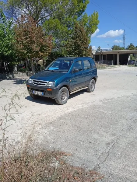 Permet, shitet SUV Daihatsu Terios 1.3 (4x4) viti 2005 Benzin+Gaz, jeshile manuale Klima 3.300 €