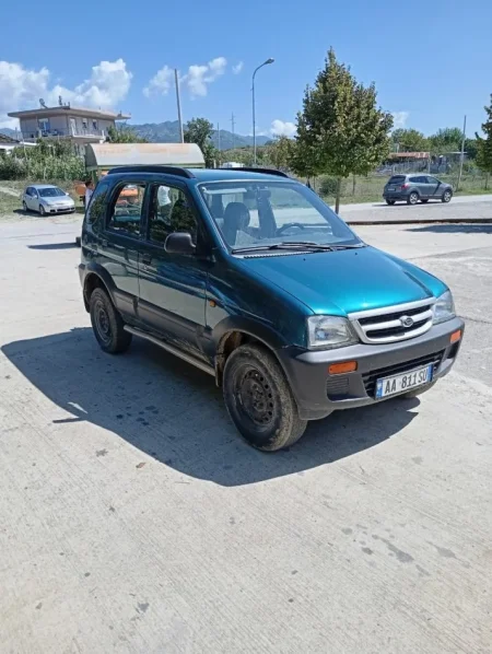 Permet, shitet SUV Daihatsu Terios 1.3 (4x4) viti 2005 Benzin+Gaz, jeshile manuale Klima 3.300 €
