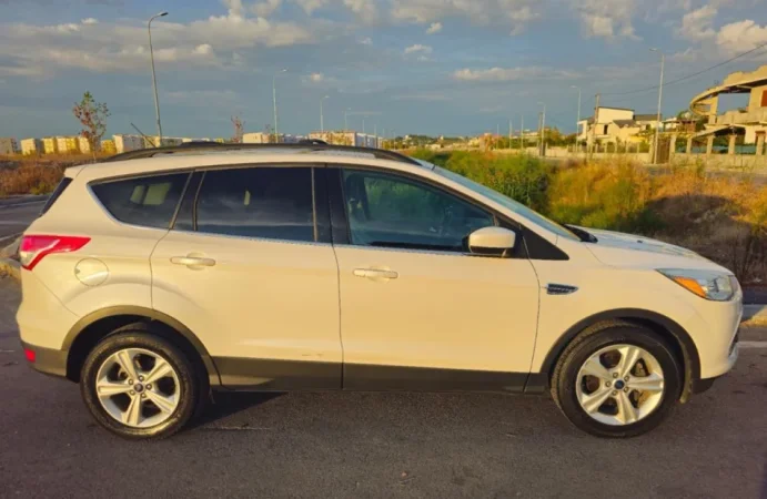 Tirane/Durres , shes Ford Escape SE 2013 Benzin+Gaz, Automatik