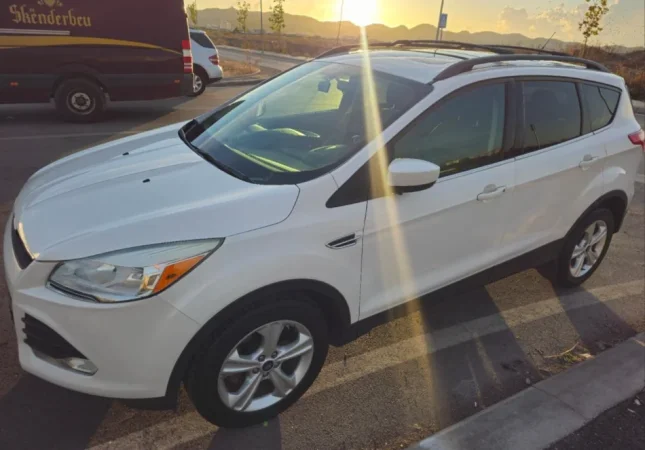 Tirane/Durres , shes Ford Escape SE 2013 Benzin+Gaz, Automatik