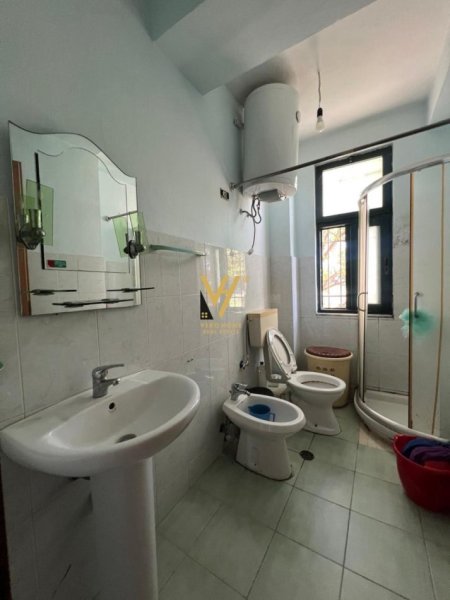 Tirane, shitet apartament 1+1+Ballkon Kati 2, 60 m² 85.000 € (LAPRAKE)