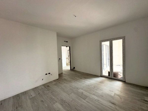 Tirane, shitet apartament 1+1 Kati 10, 73 m² 146.000 € (Tek Zogu i Zi)