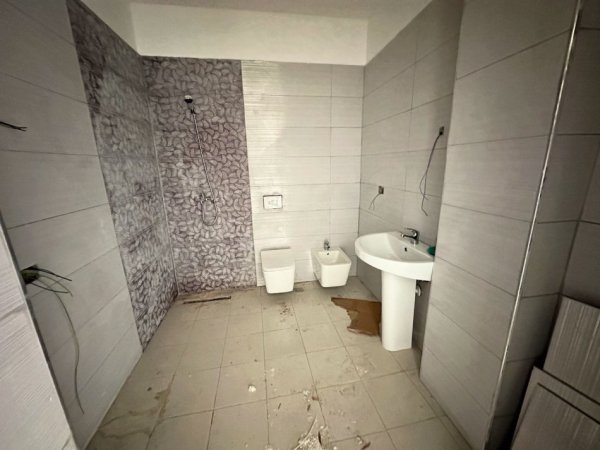 Tirane, shitet apartament 1+1 Kati 10, 73 m² 146.000 € (Tek Zogu i Zi)