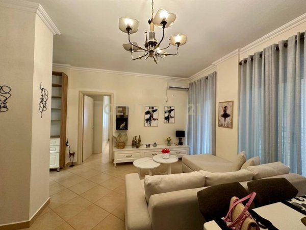 Tirane, jap me qera apartament 3+1+Aneks+Ballkon Kati 1, 116 m² 750 € (Rr. Peti)