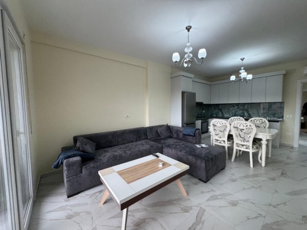 Tirane, jepet me qera apartament 1+1 Kati 4, 700 € 