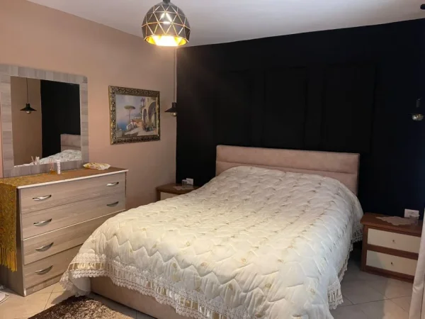 Shqiperi, jepet me qera apartament 1+1+Ballkon Kati 3, 500 € (Rruga bardhyl)