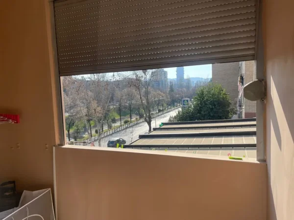 Shqiperi, jepet me qera apartament 1+1+Ballkon Kati 3, 500 € (Rruga bardhyl)