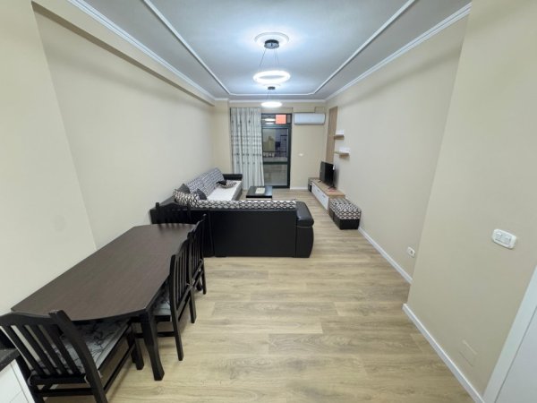 Tirane, jepet me qera apartament 1+1+Ballkon Kati 4, 600 € 