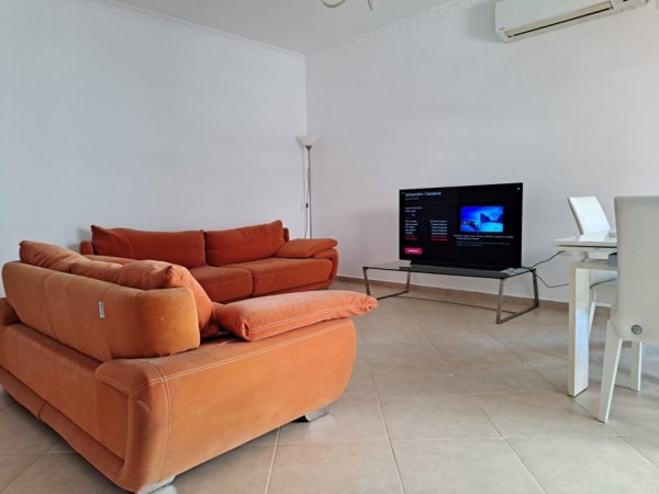 Apartament 2+1 me Qira tek Liqeni Artificial Super Pamje me 2 Ballkone dhe Post Parkimi te Perfshire, Kati 4, 90 m² 950 €uro