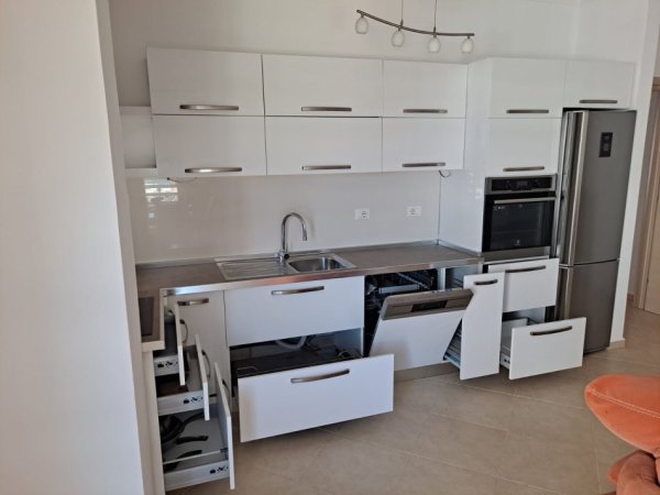 Apartament 2+1 me Qira tek Liqeni Artificial Super Pamje me 2 Ballkone dhe Post Parkimi te Perfshire, Kati 4, 90 m² 950 €uro
