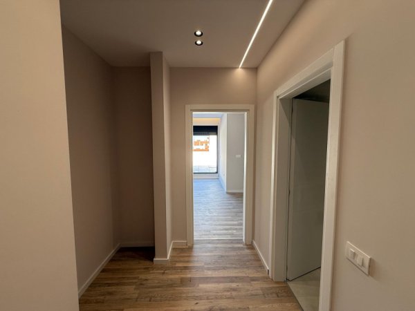 Tirane, shitet apartament 3+1+Ballkon Kati 8, 173 m² (Astir)
