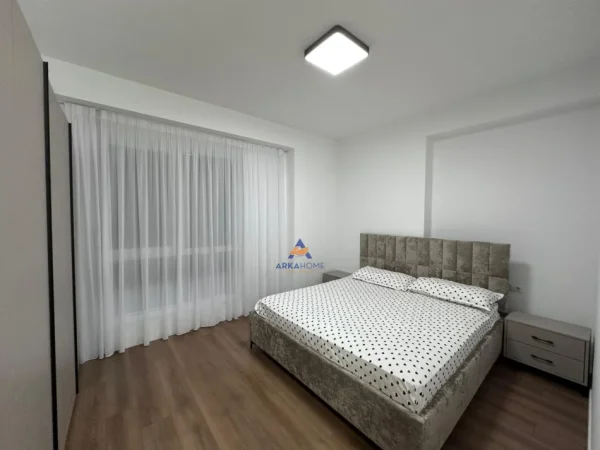 Tirane, jepet me qera apartament 2+1+Ballkon , 115 m² 800 € (PRANE VOTRES, ISH FUSHA E AVIACIONIT)