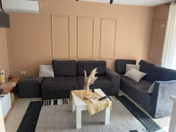 Tirane, jap me qera apartament 1+1 Kati 3, 60 m² 500 € 