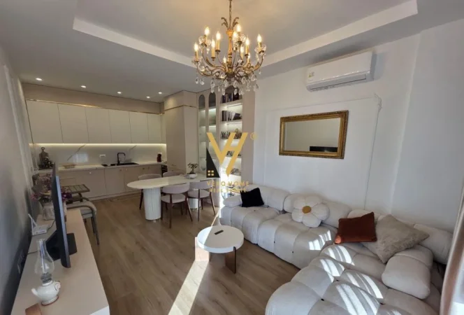 Tirane, jepet me qera apartament 1+1+Ballkon Kati 6, 60 m² 750 € (PORCELAN)