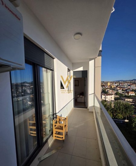 Tirane, jepet me qera apartament 1+1+Ballkon Kati 6, 60 m² 750 € (PORCELAN)