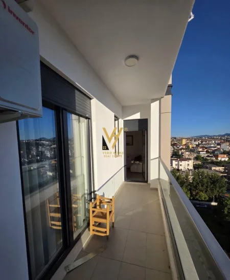 Tirane, jepet me qera apartament 1+1+Ballkon Kati 6, 60 m² 750 € (PORCELAN)