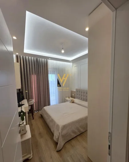 Tirane, jepet me qera apartament 1+1+Ballkon Kati 6, 60 m² 750 € (PORCELAN)