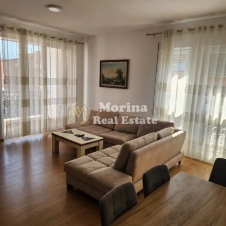Tirane, jepet me qera apartament 2+1 Kati 1, 100 m² 650 € (Rruga Dibres)