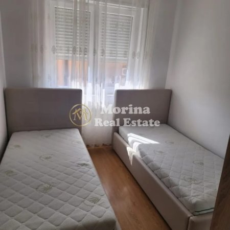 Tirane, jepet me qera apartament 2+1 Kati 1, 100 m² 650 € (Rruga Dibres)