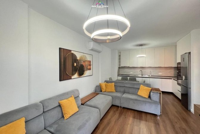 Tirane, jepet me qera apartament 2+1 Kati 3, 92 m² 900 € (PRANE KISHES UNGJILLORE)