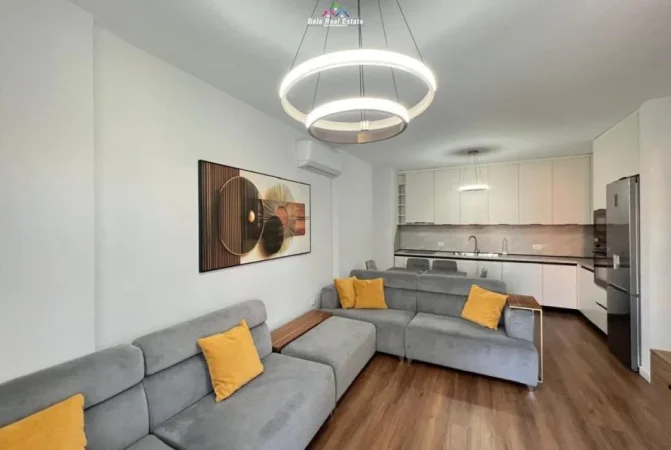 Tirane, jepet me qera apartament 2+1 Kati 3, 92 m² 900 € (PRANE KISHES UNGJILLORE)