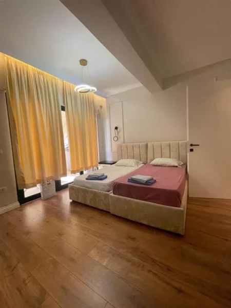 Tirane, jepet me qera apartament 2+1 Kati 4, 100 m² 700 € (DON BOSKO)