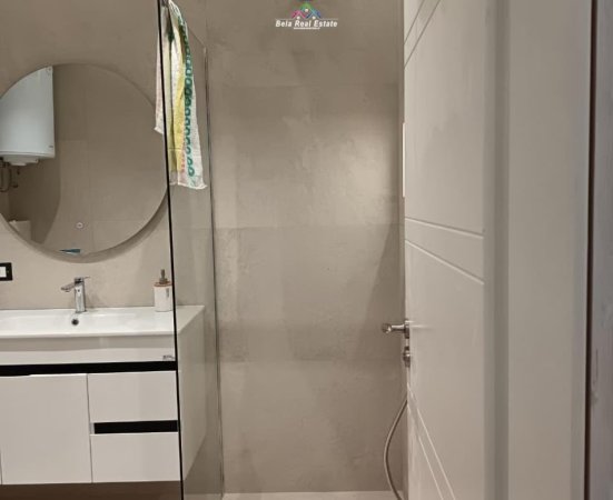 Tirane, jepet me qera apartament 1+1+Ballkon Kati 4, 70 m² 550 € (PRANE INTESA SAN PAOLO BANK)