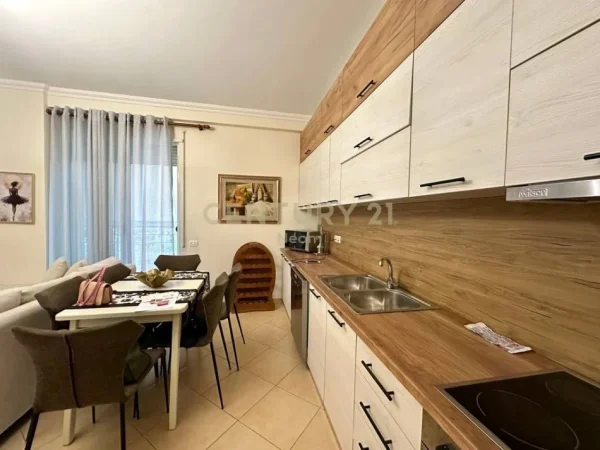 Jepet me qera apartament 3+1 Kati 1, 116 m² 750 €