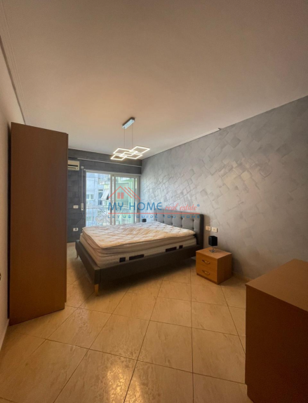 Tirane, shitet apartament 2+1+Ballkon Kati 4, 98 m² 183.000 € (Rruga e Kavajes)