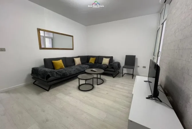 Shqiperi, jepet me qera apartament 1+1 Kati 3, 70 m² 650 € (PRANE LULISHTES)