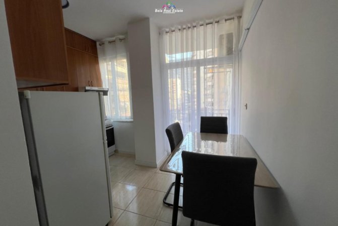 Shqiperi, jepet me qera apartament 1+1 Kati 3, 70 m² 650 € (PRANE LULISHTES)