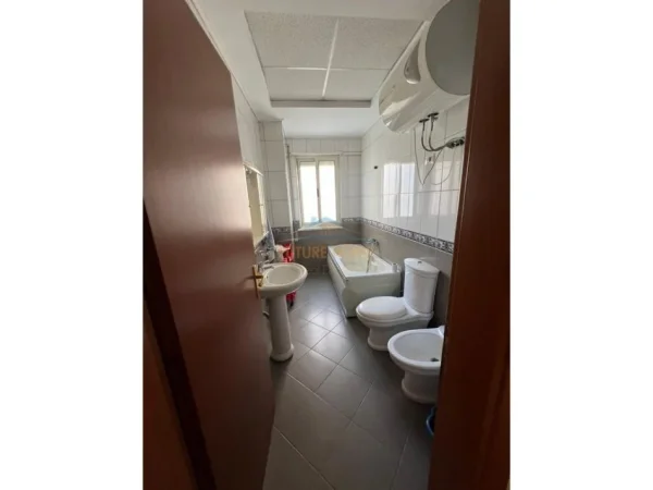 Tirane, jepet me qera apartament 2+1 Kati 2, 114 m² 630 € (Don Bosko)