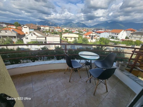 Tirane, jepet me qera apartament 1+1+Ballkon Kati 1, 73 m² 500 € (CASA ITALIA)