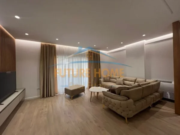 Tirane, jepet me qera apartament 2+1 Kati 3, 124 m² 1.100 € (Zogu i Zi)