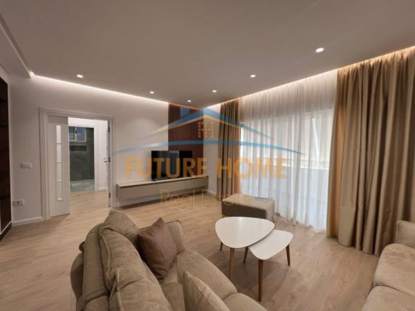 Tirane, jepet me qera apartament 2+1 Kati 3, 124 m² 1.100 € (Zogu i Zi)