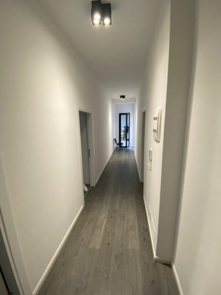 Tirane, jepet me qera 2+1+Ballkon Kati 4, 133 m² 950 € (Rruga e Kavajes)