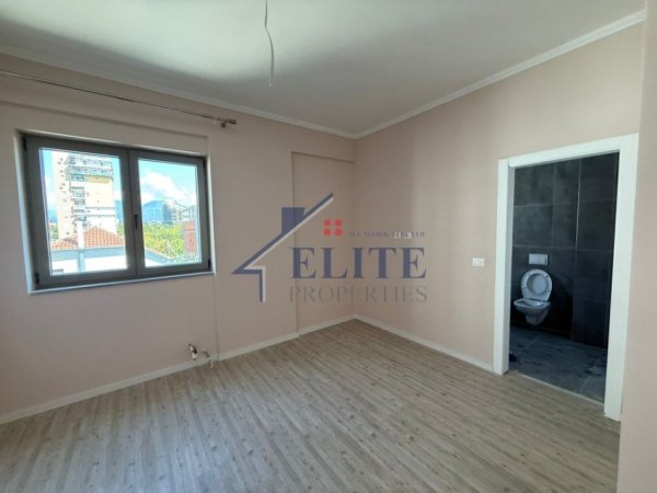 Tirane, jepet me qera apartament 2+1+Ballkon Kati 3, 120 m² 800 € (Ish Fusha e Aviacionit)