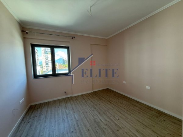 Tirane, jepet me qera apartament 2+1+Ballkon Kati 3, 120 m² 800 € (Ish Fusha e Aviacionit)