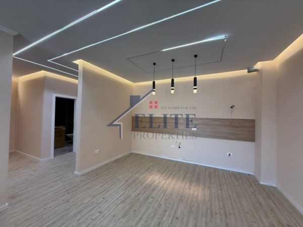 Tirane, jepet me qera apartament 2+1+Ballkon Kati 3, 120 m² 800 € (Ish Fusha e Aviacionit)